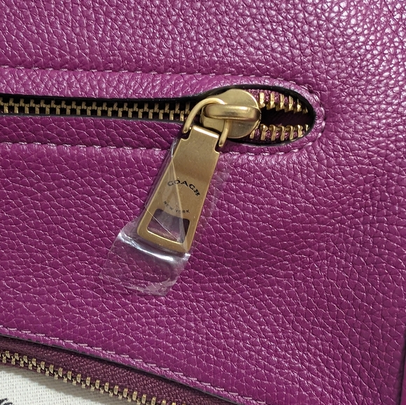 Chaise Crossbody Bag - Picture 9 of 16